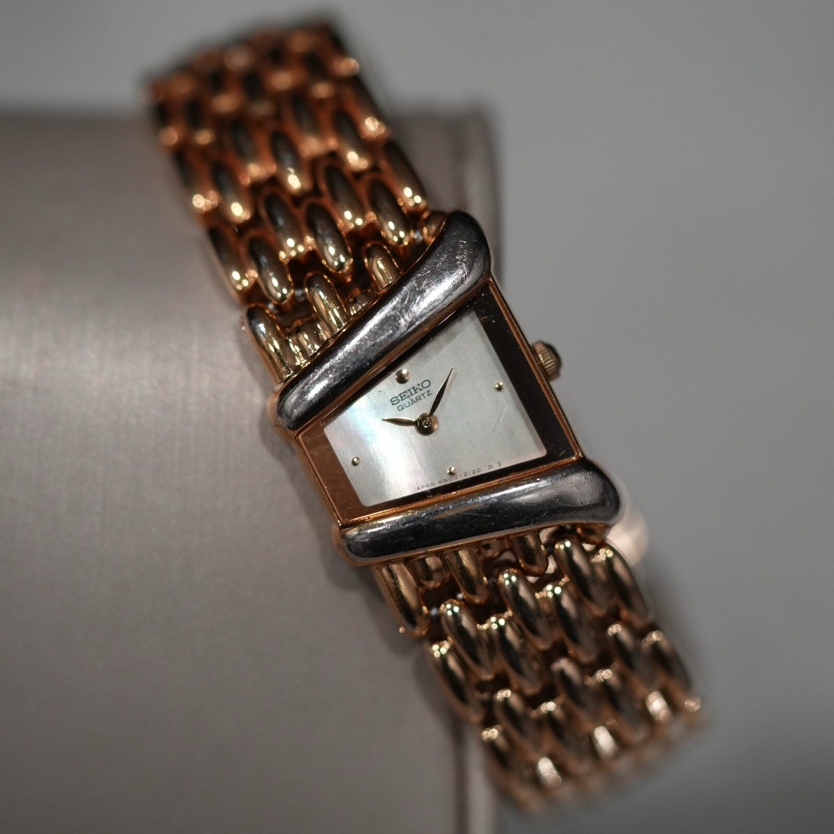 SEIKO　Rivoli ゴールド 腕時計 1986 Launch of RIVOLI | Seiko Design 140