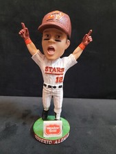 Roberto Alomar Bobblehead and Frank Thomas Statue Stadium Giveaways 16
