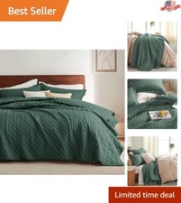 Durable California King Quilt Set with 2 Pillow Shams - Modern Dark Green