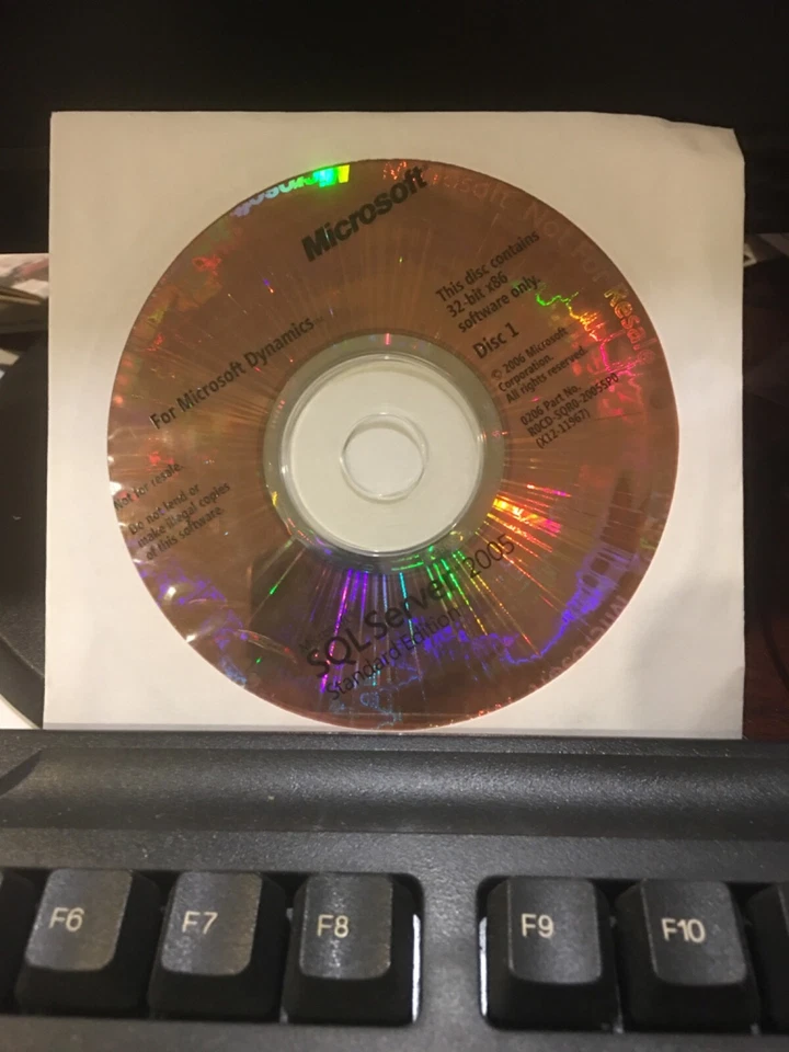 Microsoft Windows  SQL Server 2005 Standard Edition for Microsoft Dynamics 32bit - Image 2 of 3