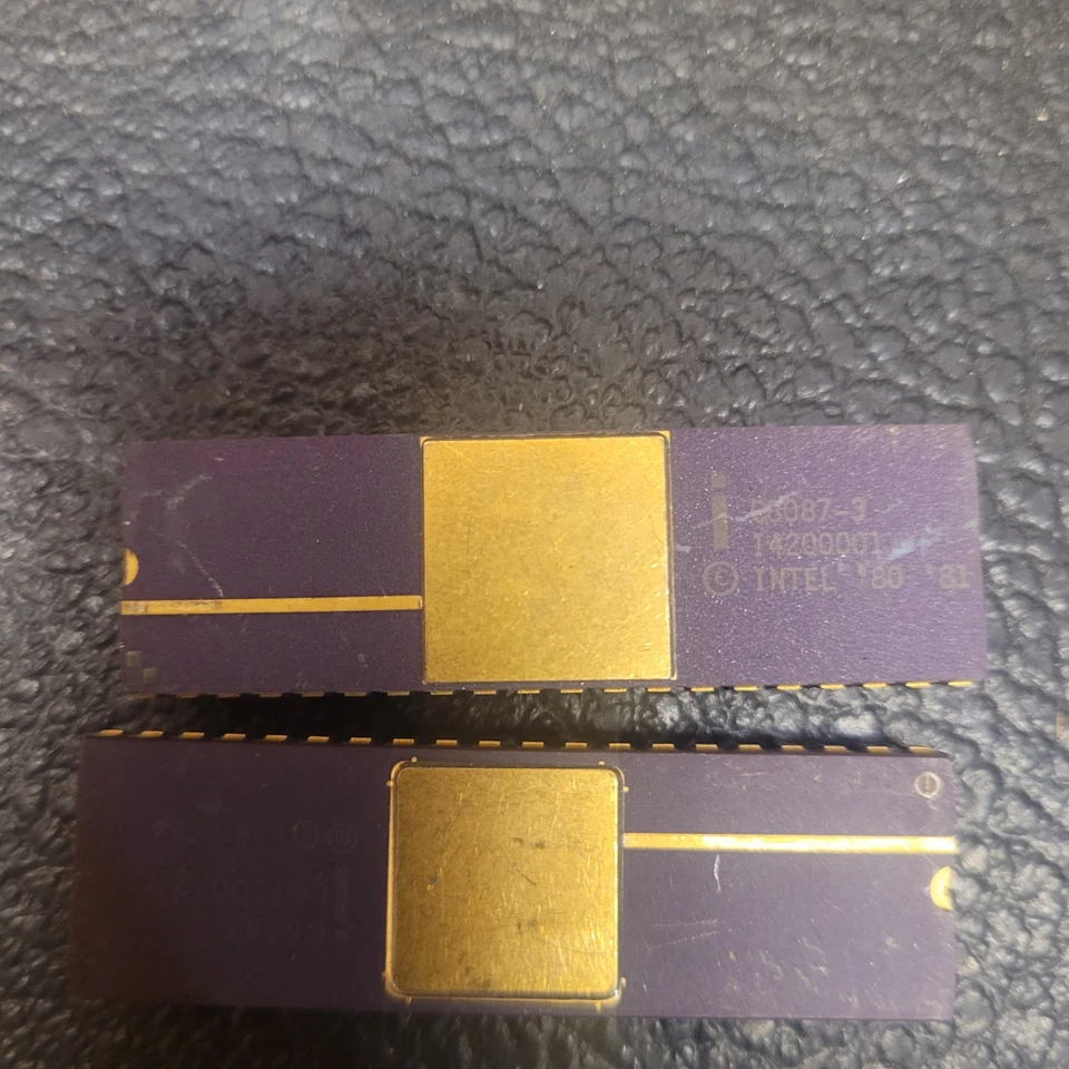 Qty 2 Intel Math Co Processor 8087-3 8087 Gold - Image 3 of 4
