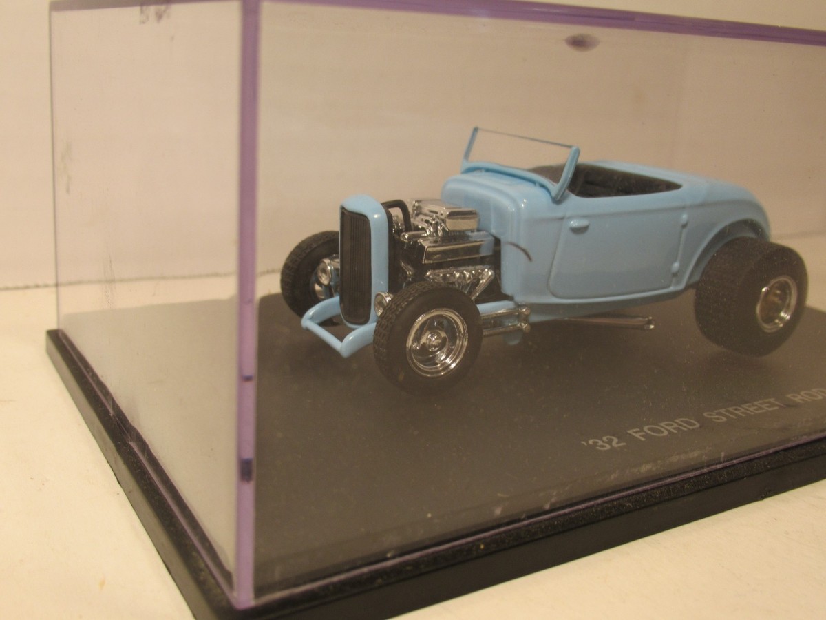 Vintage Universal Hobbies 1:43 Scale Model Die Cast Metal '32