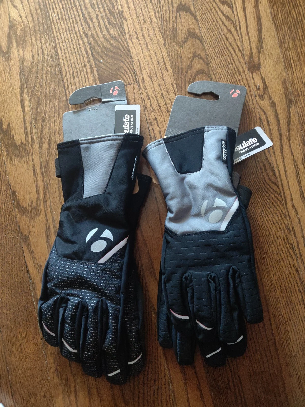Bontrager RXL Waterproof Softshell Gloves TREK (Medium) -2 pairs
Opens in a new window or tab