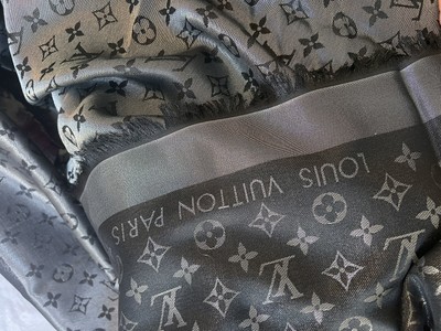 Authentic LOUIS VUITTON So Shine Black Silver Monogram Shawl Scarf 