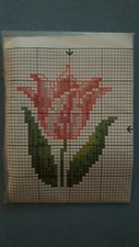 Stickpackung Liebevolle Kreuzstichentwürfe (LKE), Tulpenblüte geöffnet.