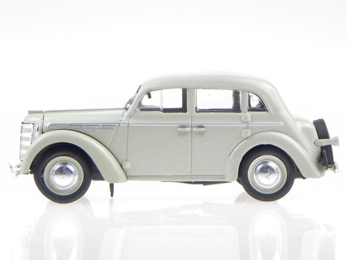 Moskwitch 400 beige (Opel Kadett 1) Ostalgie diecast modelcar inshowcase 1:43 - Picture 2 of 4