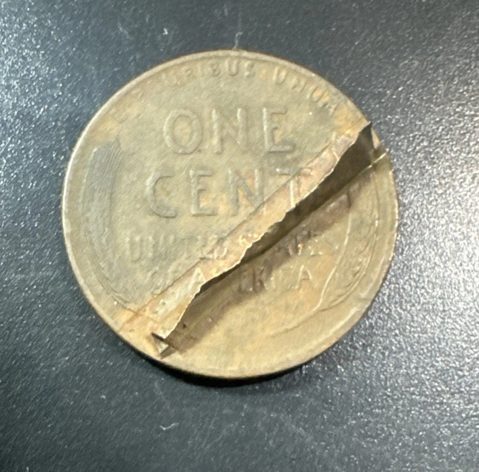 1945 P DIE BREAK CRACK MAJOR CUD ERROR LINCOLN CENT PENNY COIN EXTREMELY RARE - Image 2 of 3