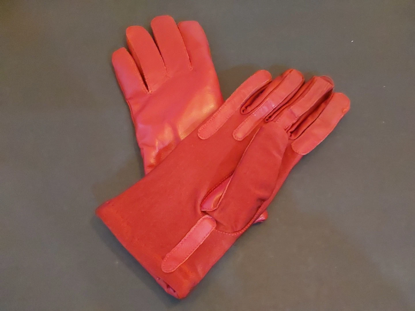 Red Stylish Gloves Ready To Keep Your Hands Warm And Set A Fashion Statement