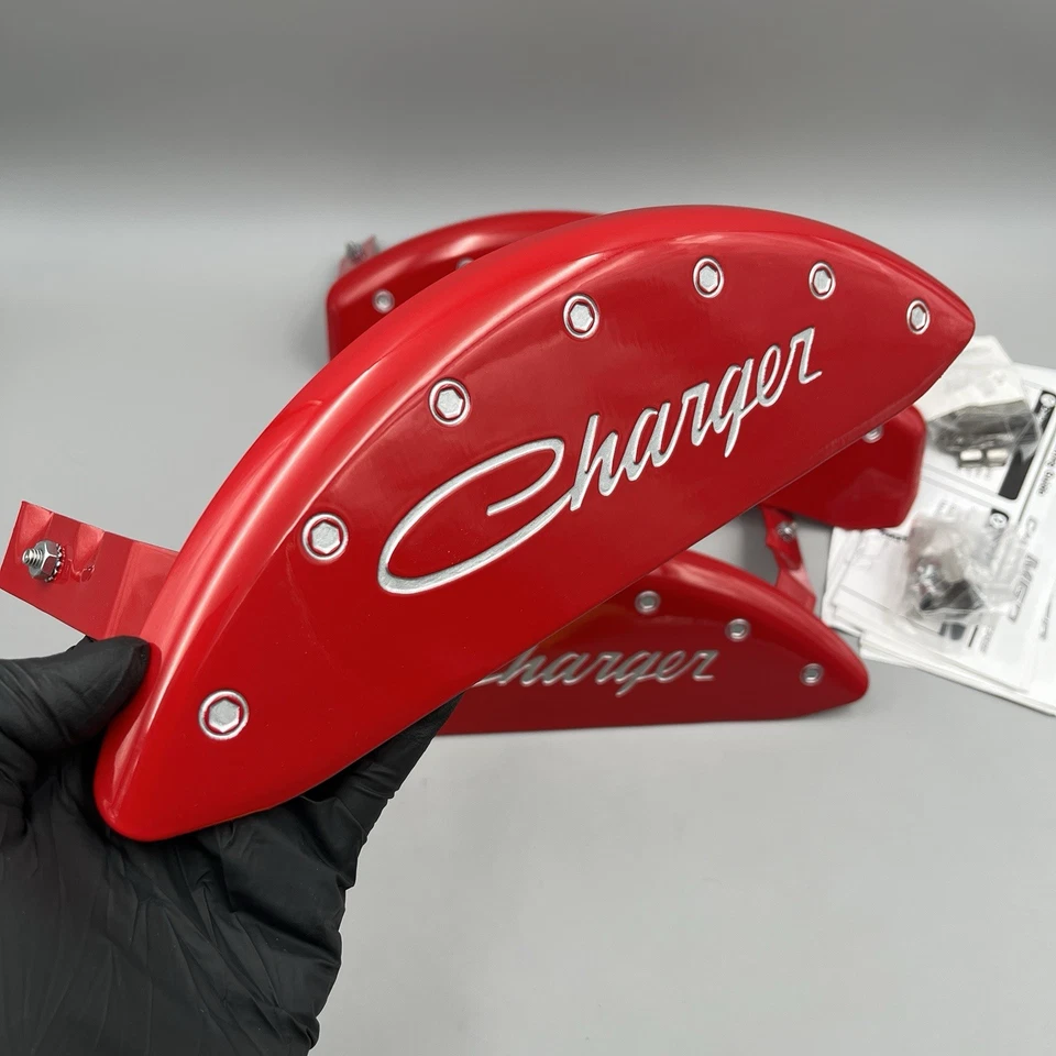 Cubiertas de pinza de freno MGP Dodge Charger 2006-2023 rojo cursivo - 12088SCHSRD Foto 2 de 4