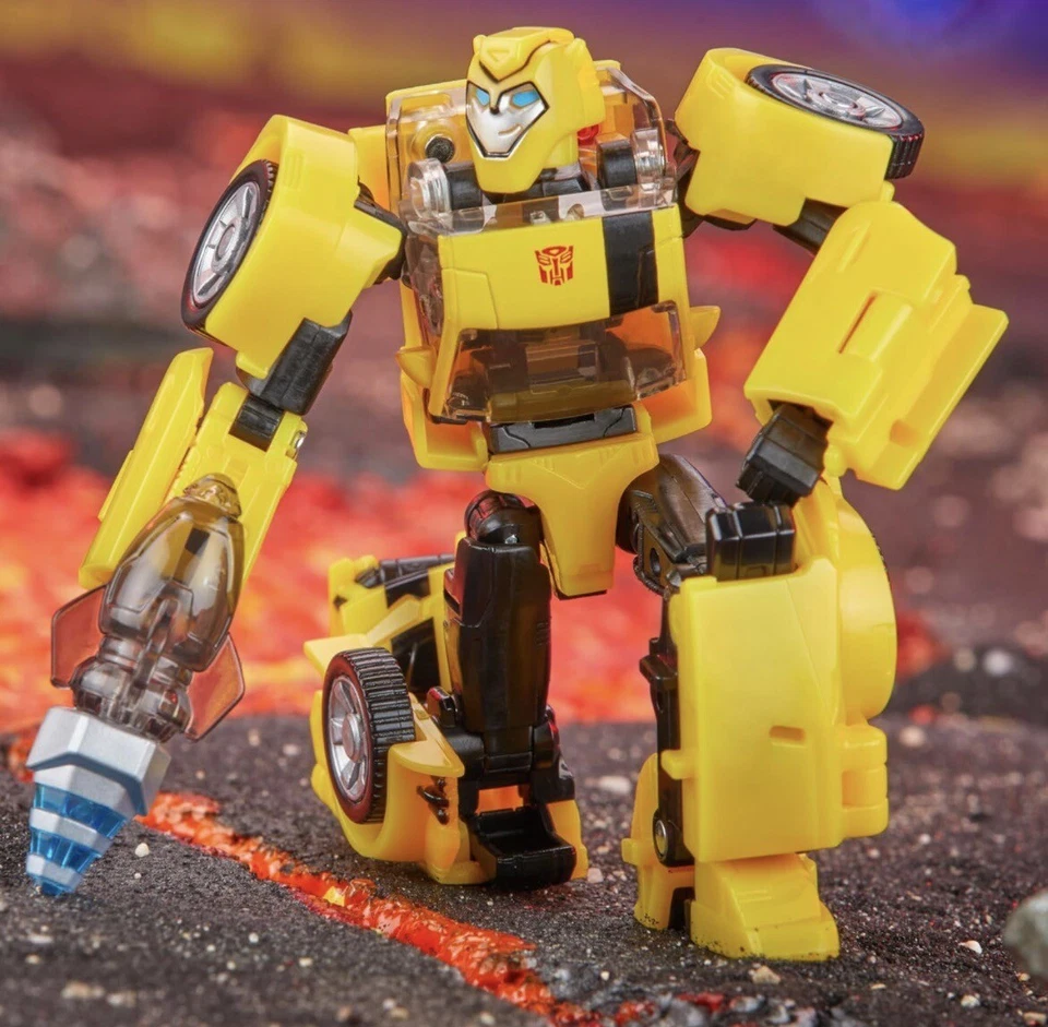 Transformers Gen Legacy United Animated Universe Deluxe Class (BUMBLEBEE) 8+ New - Image 4 of 4