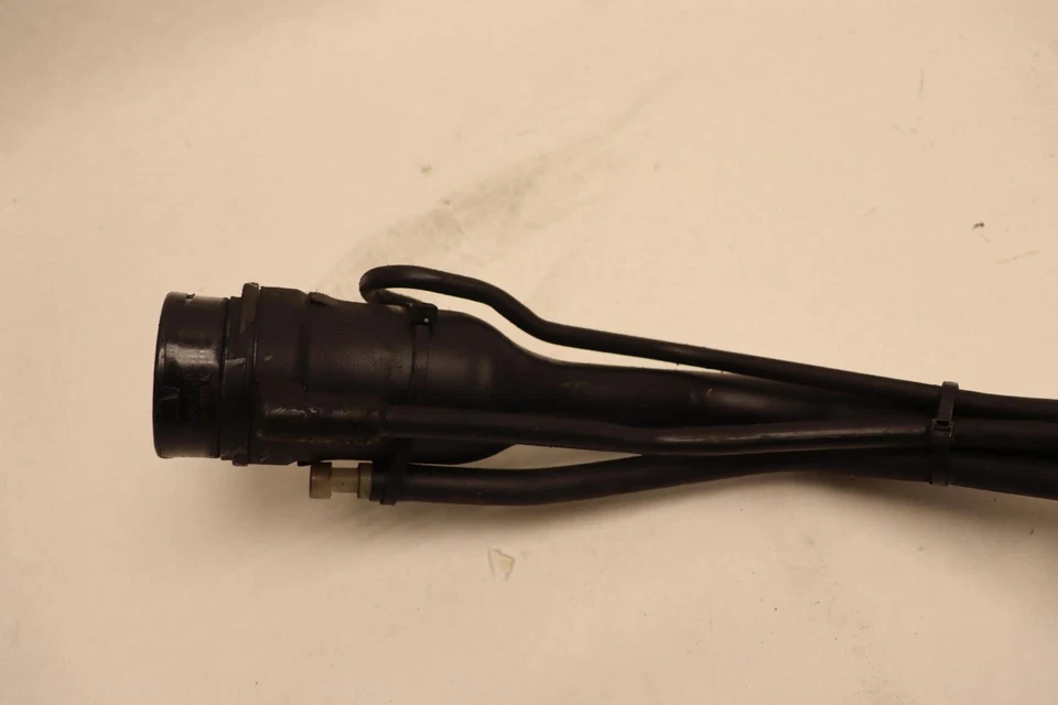 Ford Flex 2013-2019 3,5 L turbo tanque de combustible de gasolina cuello de llenado manguera tubo OEM Foto 4 de 4