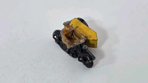 Meccano Dinky Toys No.44b AA MOTORCYCLE PATROL SIDECAR Yellow & Black /Tan Rider