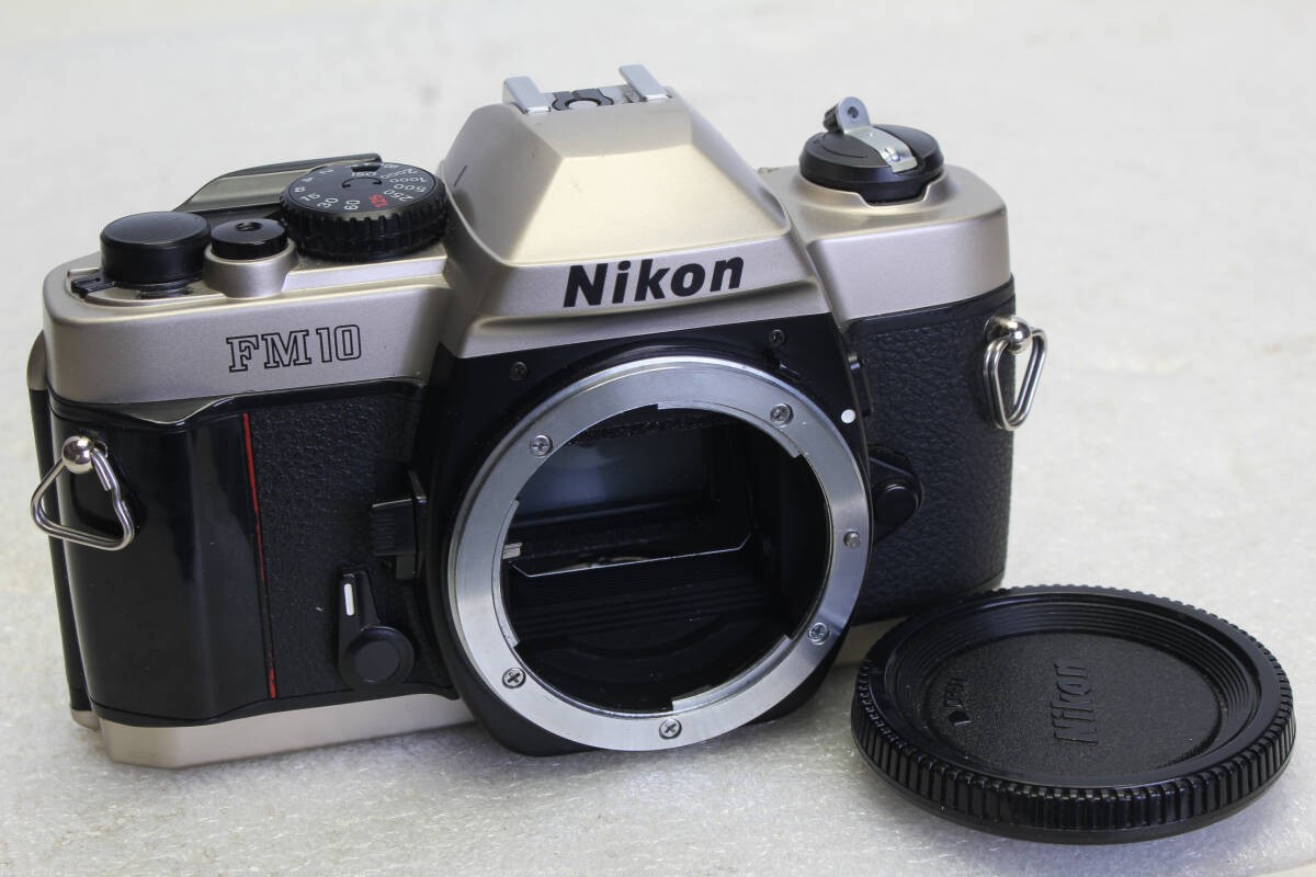 Nikon FM10 ボディ シルバー 動作OK Nikon FM10 ボディ シルバー 動作OK 良いカメラですよ。』 ニコン FM10