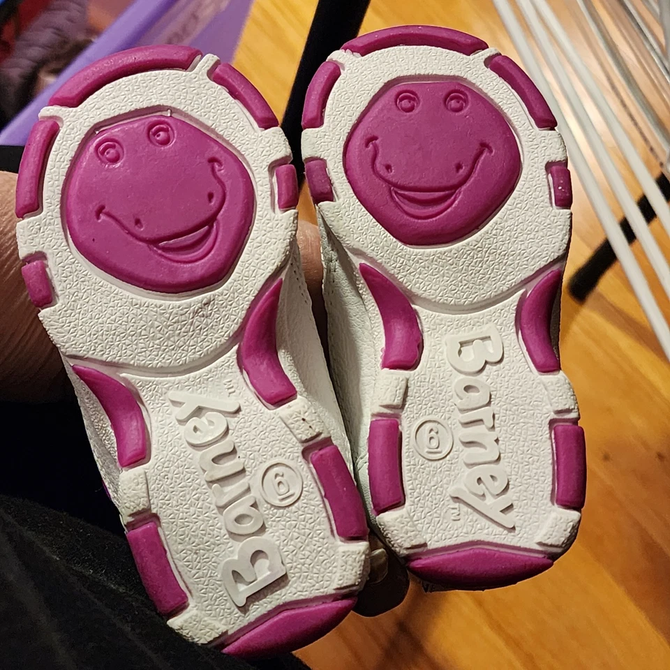 VINTAGE BRAND NEW BARNEY HOOK & LOOP SNEAKERS SIZE 6 TODDLERS, WITH BOX PERFECT! - Image 4 of 4