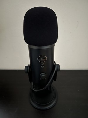 Blue Yeti USB Kondensator Mikrofon Blackout Edition mit Ständer & Pop Filter