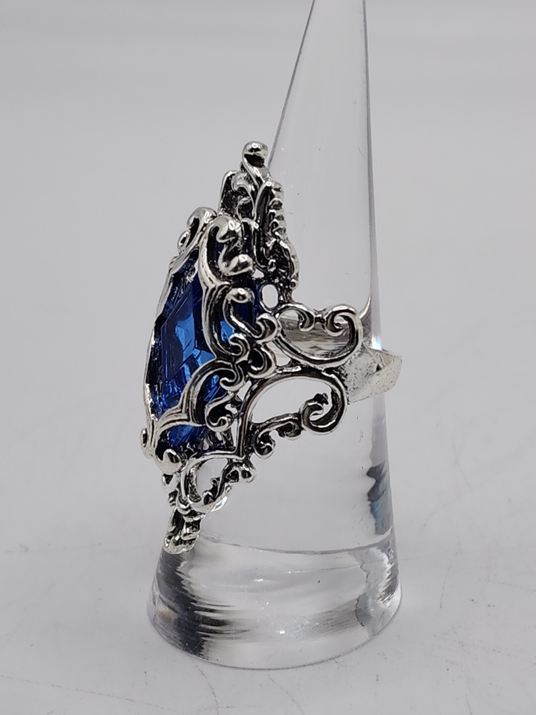 Gorgeous Statement Ring Size 7 Silvertone Blue Rh… - image 5