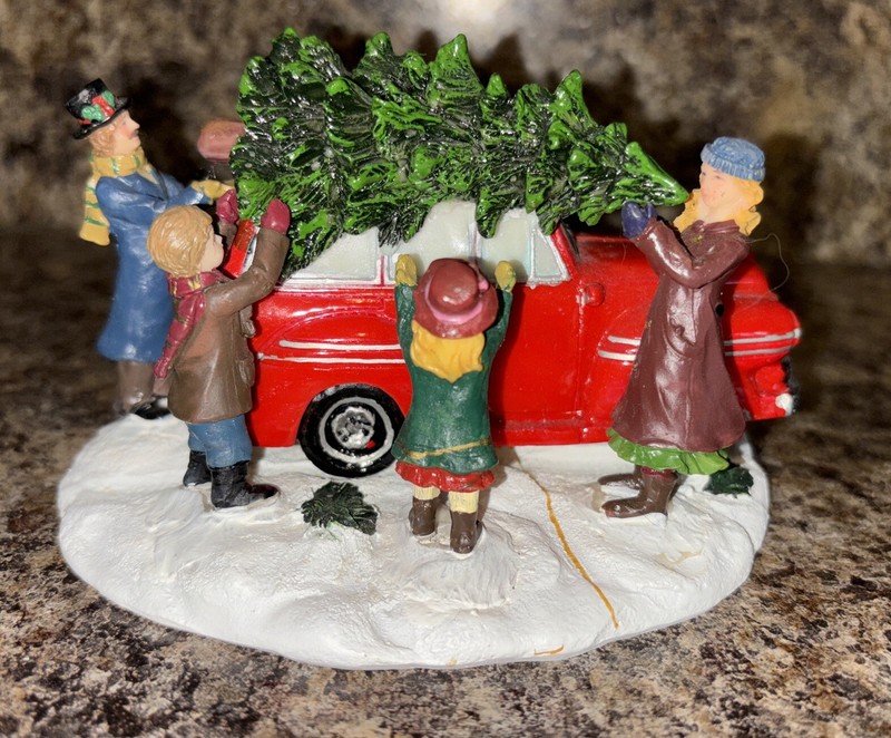 St Nicholas Square Figurine   Resin.    Perfect Piece To Add To Your Collection