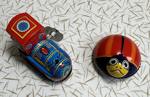 2 Vintage 1960s Tin Litho Friction Toys Locomotive & Bug Made In Japan Very Nice - Picture 3 of 7