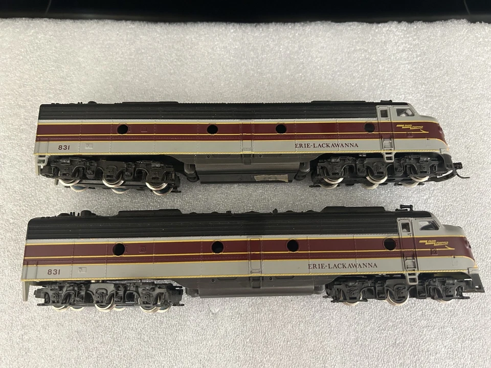 2 LOCOMOTORAS RIVAROSSI / IHC - E-8 A POWERED - ERIE LACKAWANA #831 USADAS Foto 3 de 4