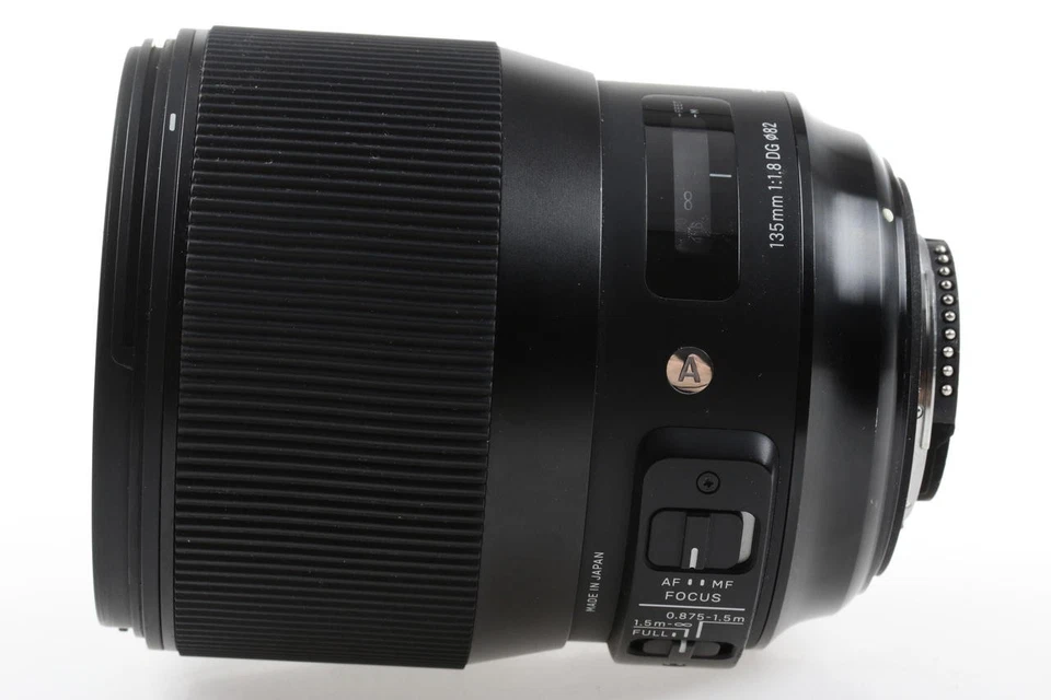 SIGMA 135mm f/1,8 DG HSM Art für Nikon - SNr: 82189674 - Bild 3 von 4
