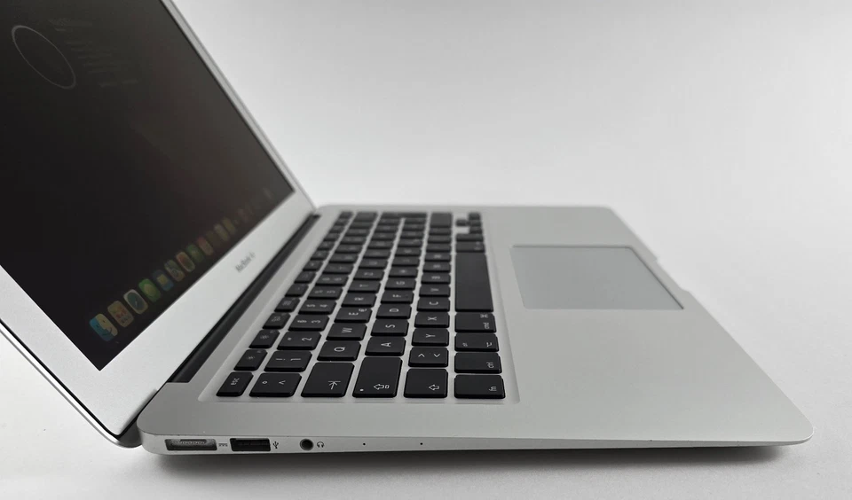 Apple MacBook Air 2017 A1466 13,3“ i5-5350U 1,8GHz 128GB 8GB Sehr gut #25NT - Bild 2 von 4