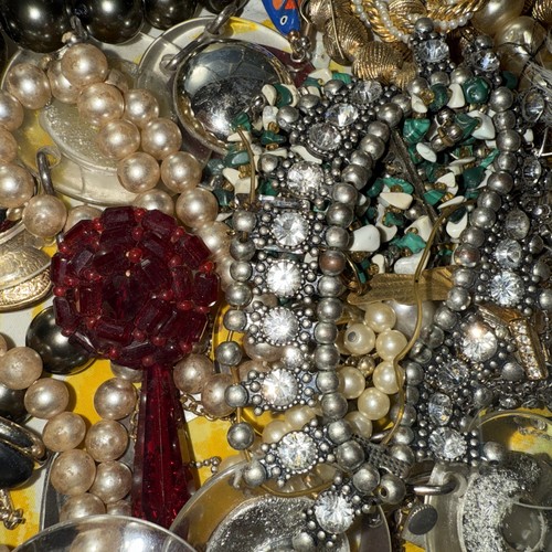 Lot of Broken Jewlery Beads For Crafting Junk Lot Rhinestones Babbles Vintage