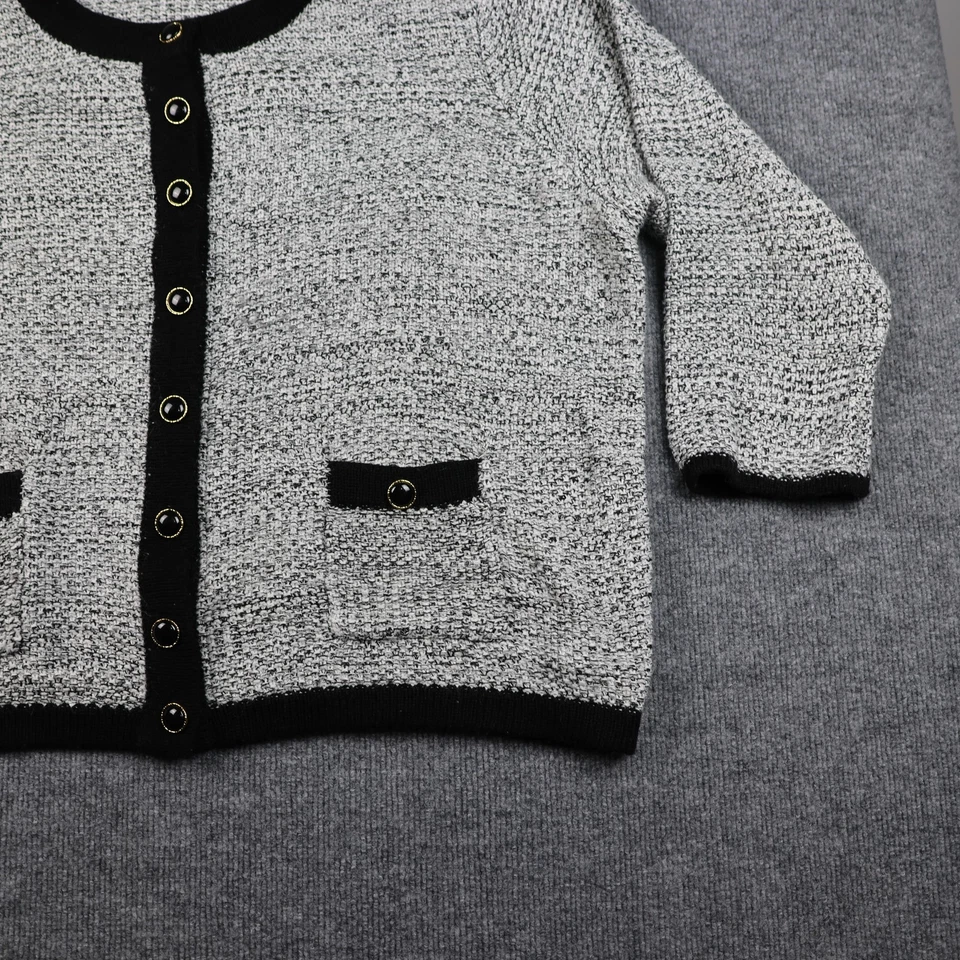 Suéter Xhilaration Niñas 4 Negro Blanco Cárdigan Botón Bolsillos Frontales Tejido Foto 3 de 4