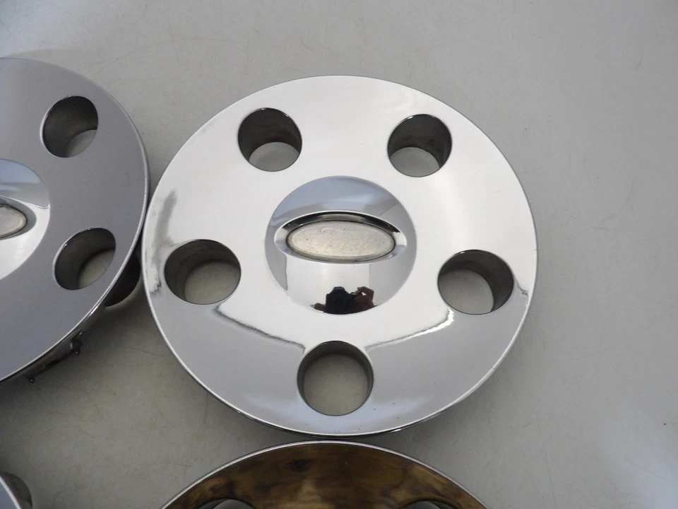 Juego de 4 tapas centrales cromadas Ford Edge 2008 2009-2010 OEM p/n 8T43-1A096-AA Foto 3 de 4