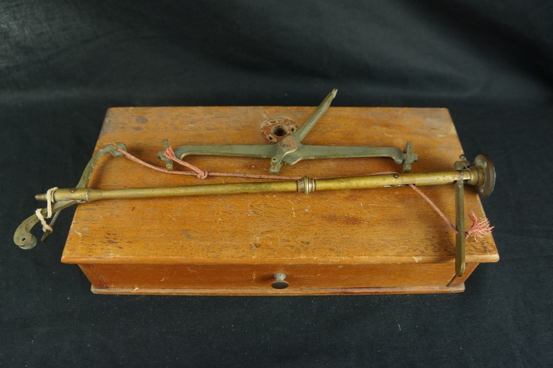 Great antique scale set original box [Y8-W7-A9]