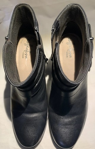 Clarks Ultimate Comfort Women’s Black Short Boot 2” Heel Size 7.5 - Picture 3 of 6