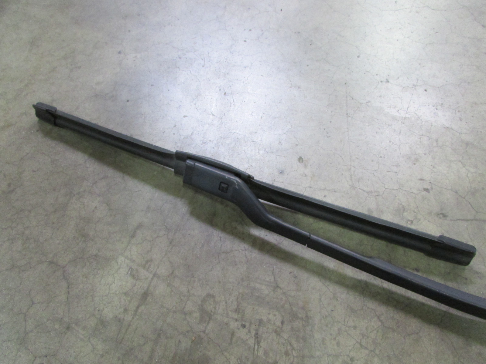 Maserati Ghibli, RH, Right Wiper Arm, Used, P/N 670001643