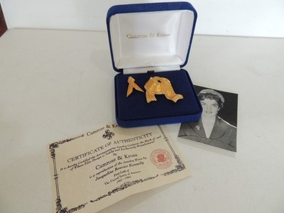 CAMROSE & KROSS JACKIE KENNEDY REPRODUCTION PINS W/ BOX & CERTIFICATE