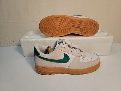 NIKE MEN'S FACTORY 2ND AIR FORCE 1 '07 LV8 PHANTOM/MALACHITE/GUM SIZE: 7/WMN-8.5