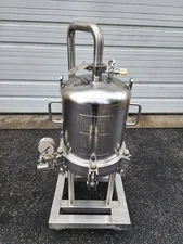 Millipore Stainless Steel Sanitary Filter Housing CES8479-5, 1.01 cu.ft.