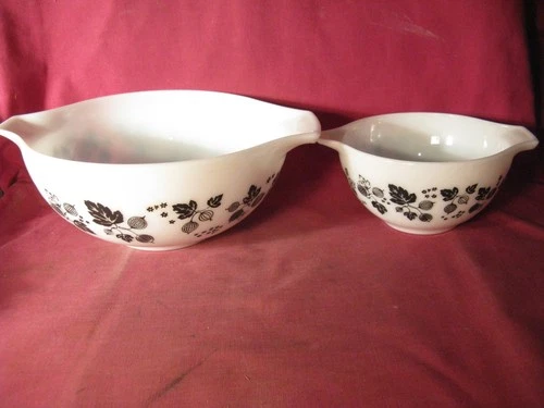 Vintage PYREX White Black Gooseberry Cinderella Mixing Bowls #441 & 443