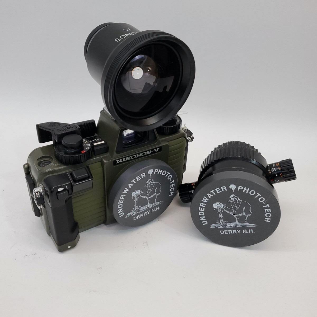 Nikon Nikonos V Green 35mm Underwater Camera w/Nikkor UW f2.8 20mm 