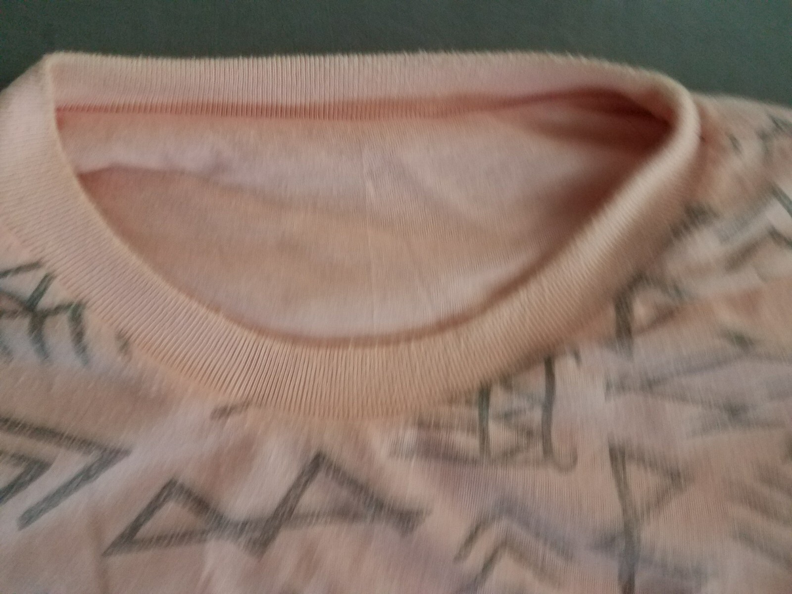 vtg  Sweater Pink & Gray Long Sleeve pullover with abstract art print size L image 3