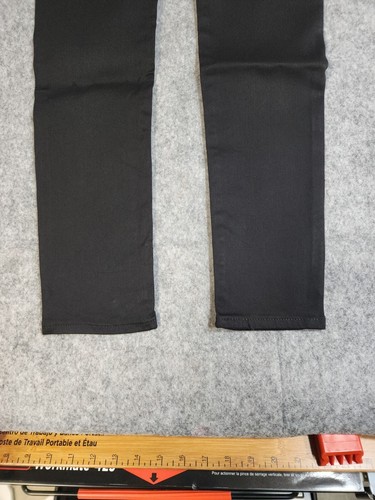 Pantalones de mezclilla ajustados Levi 711 para mujer 26x28 - 2 cortos - negros suaves talla cónica - Imagen 12 de 12