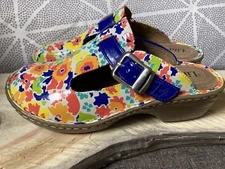 LILA Sure Grip Clogs Mules Sz 6.5 Floral Print Slip On Open Back Slip Resistant