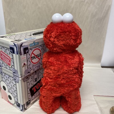 Sesame Street TMX Tickle Me Elmo 10th Anniversary Fisher Price Top