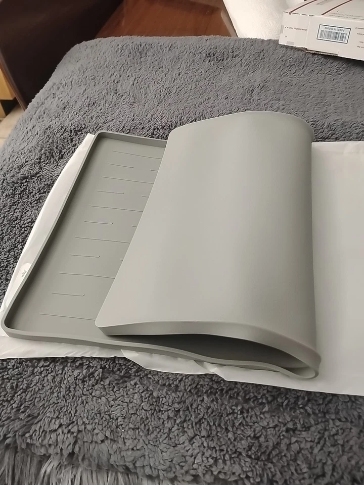 Silicone Pet Feeding Mat Light Grey 16x10 - Image 3 of 4