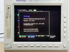Tektronix oscilloscope TDS754A 500MHz 2GS/s in perfect working condition.