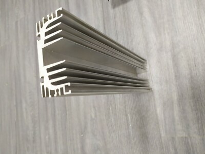 Radiateur/Dissipateur Thermique En Alliage D'Aluminium - Dimensions 320 X 88 X 40 Mm