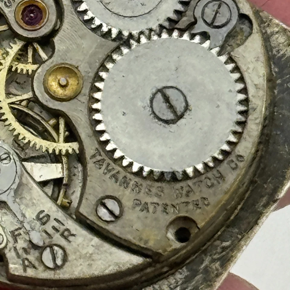 23.6mm Cyma Ref 010 Tavannes Manual Wind 15 Jewels Watch Movement Vintage PARTS - Image 4 of 4