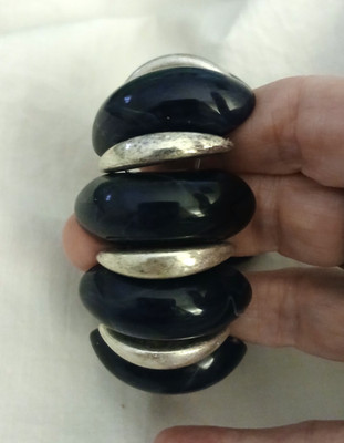 Vintage blue silver acrylic? lucite? marbleized stretch 1 1/2'' bangle