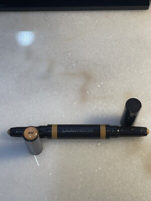 Laura Mercier Secret Camouflage Brighten and Correct Concealer Duo Stick 4W
