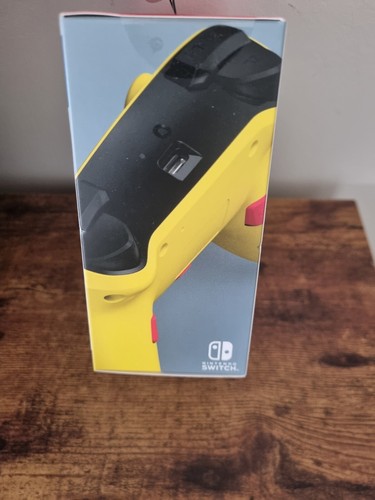 Brand New Nintendo Switch Wireless Controller Fortnite Peely Banana Official - Picture 5 of 19
