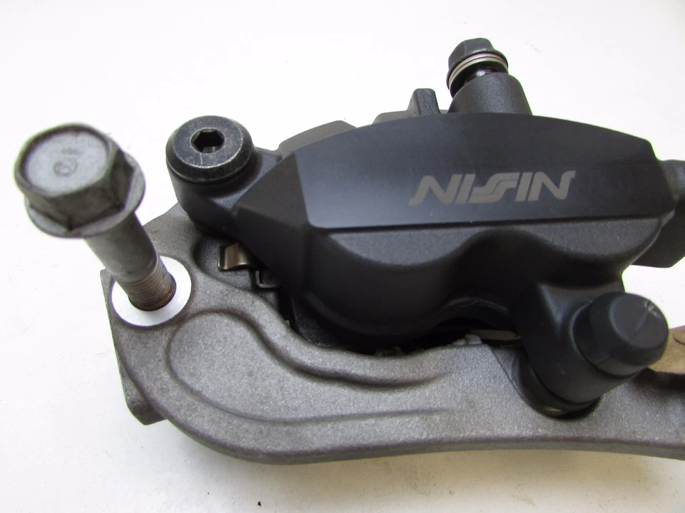 Pinza y soporte de freno trasero doble embrague Honda VFR1200X y VFR1200X 2013-2017 Foto 2 de 4