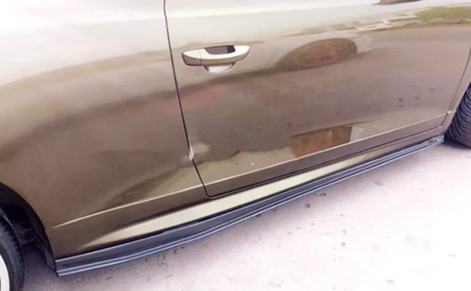 Cubierta divisor lateral de fibra de carbono real para Volkswagen Scirocco 09-2014 Foto 2 de 4