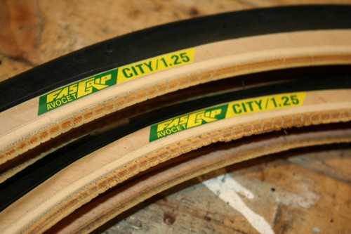 VINTAGE Avocet Fast Grip City 26x1.25 